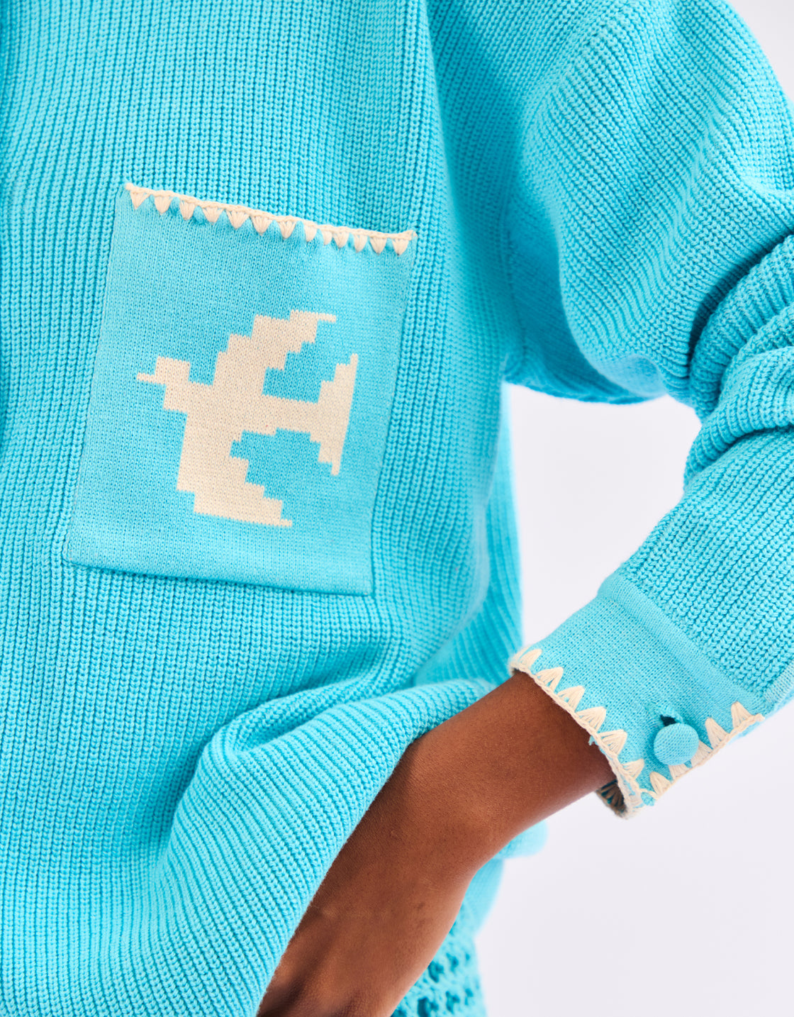 Camisa tricô grafismos